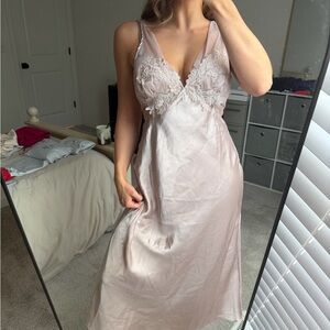 NWOT Flora Silky Blush Pink Embroidered Lace Feminine Maxi Dress Large